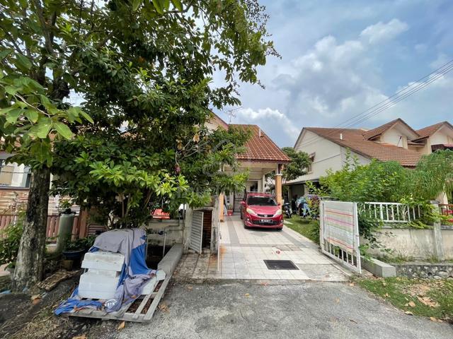 1 Storey Terrace House End Lot with Extra Land Puncak Alam Near UITM 1