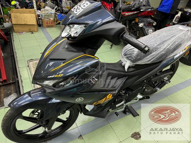 yamaha v8 motorcycle