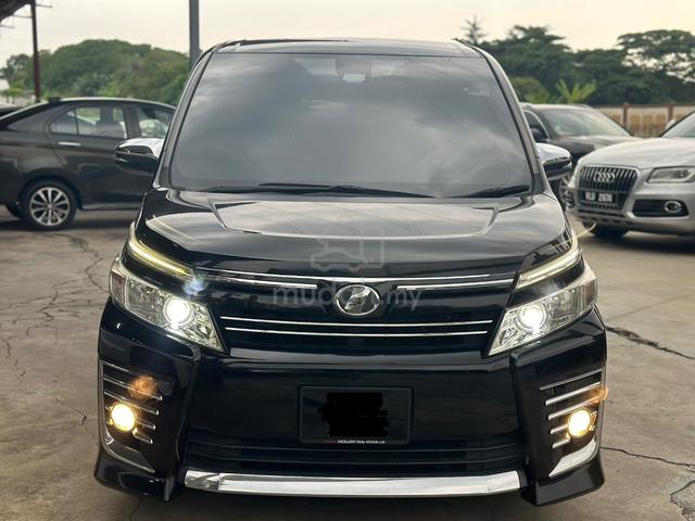 2017 Toyota VOXY 2.0 ZS KIRAMEKI II (A) LIKE NEW!! - 2