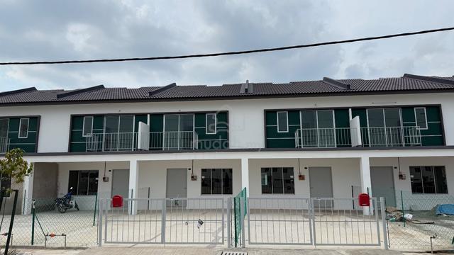 Rumah Teres 2 Tingkat di Scientex Sungai Dua untuk disewa 1
