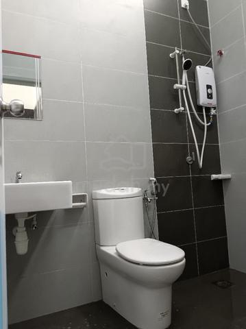 Single Room, WiFi & Windows  4