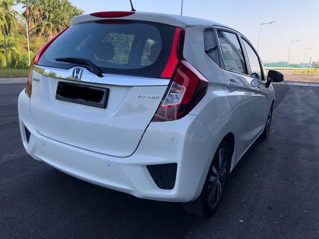 2015 Honda JAZZ 1.5 V (A) - 4