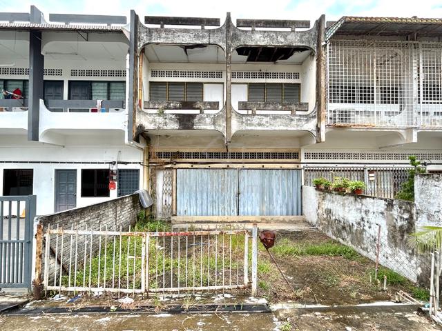 Double Storey Shop House TMN MEWAH PD 1