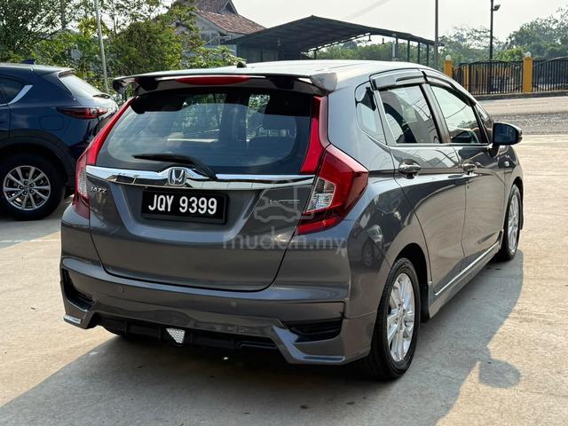 ORI 2018 Honda JAZZ 1.5 E (A) CAR PLATE CANTIK !! - 4