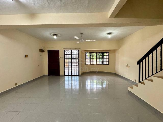 PRIME AREA⭐ Double Storey Terrace USJ 2 Subang Jaya FREEHOLD 1