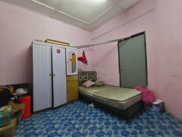 Rumah Pangsa Batu Berendam 1