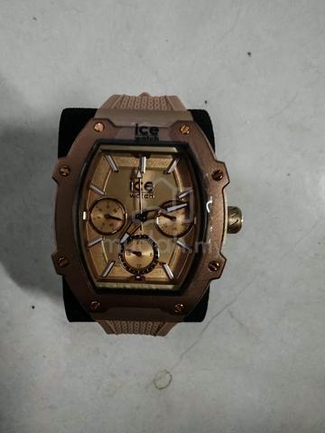 Carousel Image