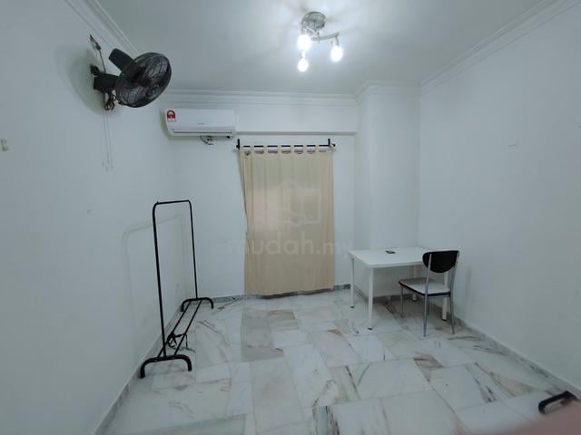 mixed gender pandan shamelin single room aircon 1