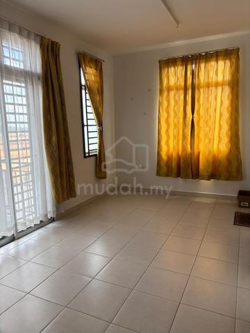 2.5-storey Terraced House end lot for Rent 1