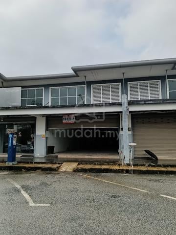 IM 15 shop lot Tepi jalan ,for Rental 2000 1
