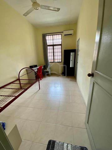 Fully Furnished Taman Dahlia Bukit Beruang Room For Rent 1