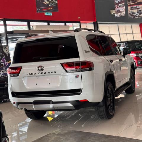 2023 Toyota Land Cruiser 300 3.5 GR Sport V6 - 2