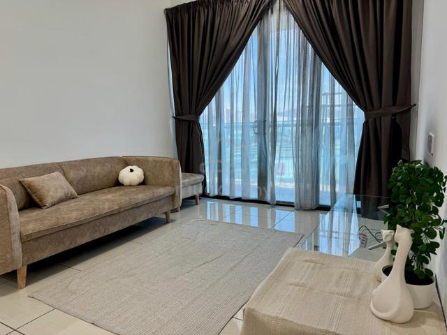 Queens Residences Q2 condo @ Queens Waterfront 1