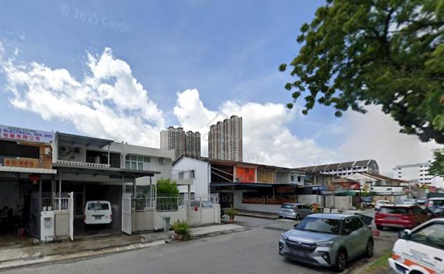Jalan Free School 2 Storey Terrace, Jelutong 1