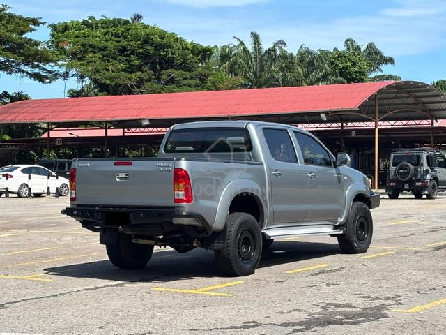 2010 Toyota HILUX D/CAB 2.5 G (A) - 2