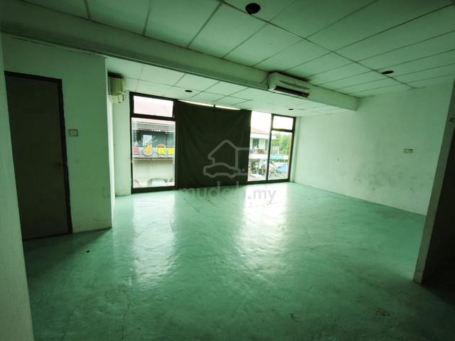 Mengatal Plaza First floor shop for rent 1