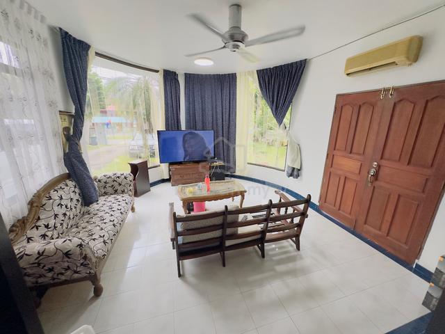 JALAN ANGGERiK , KG ISTANA, BATU PAHAT 4
