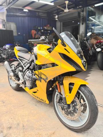 SUZUKI GSX-8r - photo 5 of 10