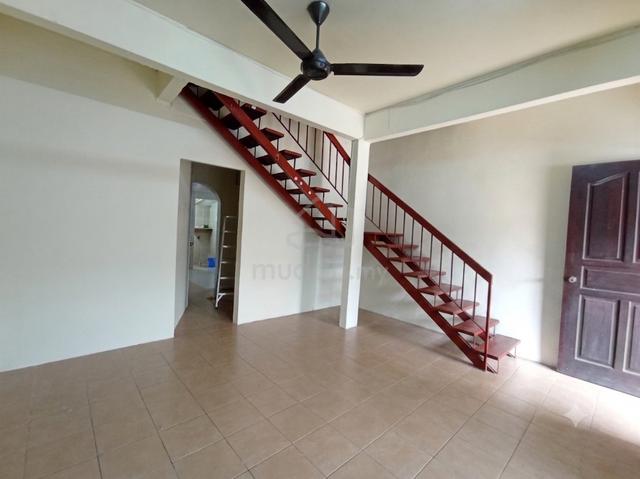 For Rent : Taman Batu 3, Subang Jaya, 2-storey Terraced House 1