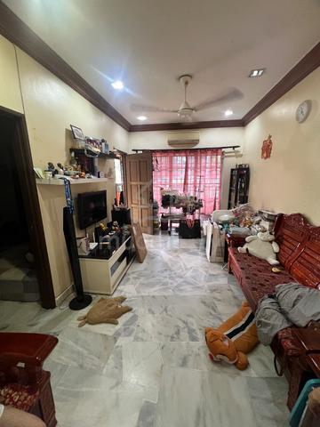 Partial Furnished Terrace Jalan Zapin at Bandar Bukit raja for Rent 1