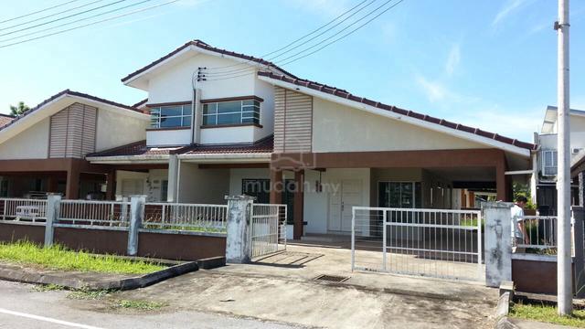 Semi Detached House for Sale - Lake View 1