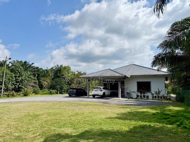 Homestay + dusun untuk dijual Kukup, Pontian 1