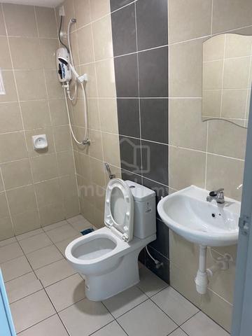 Pr1ma Kepayanag Master room to let 1