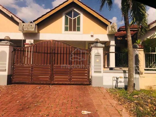 1 Storey For Sale @ Taman Molek/ Jln Molek 1/ Tebrau/ Renovate 1