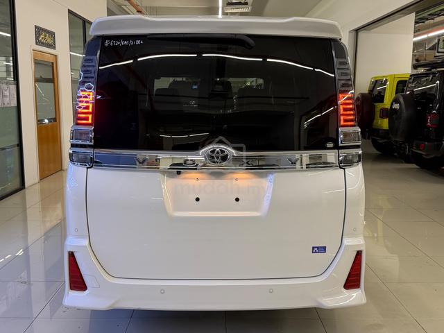 2021 Toyota VOXY 2.0 ZS KIRAMEKI 3 - 4