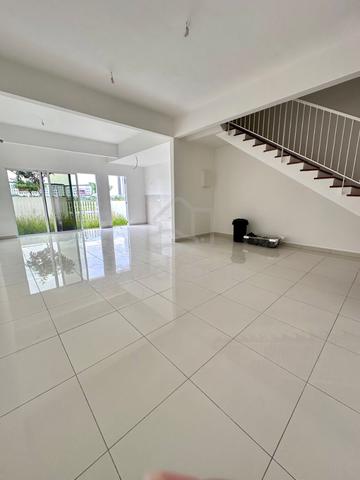 Aspen Viluxe Batu Kawan All New 2-Storey Extra Big Land Terrace Unit ! 1