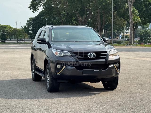 2017 Toyota FORTUNER 2.4 VRZ (A) - 1