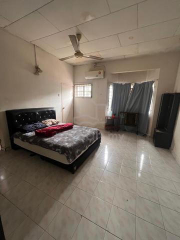 Bilik Master untuk single atau couple untuk disewa di rumah teres 1
