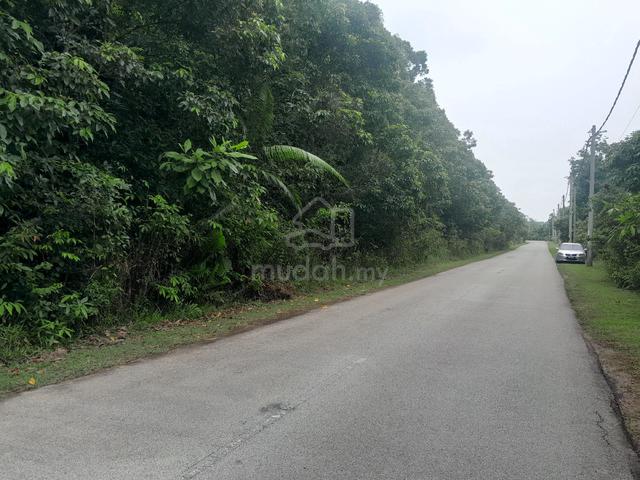 Tanah tepi jalan besar di Maran utk dijual 1