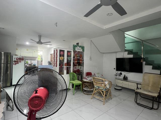 CORNER Newly Renovated 2 Storey Terrace | Taman Selayang | Sungai Puyu 1
