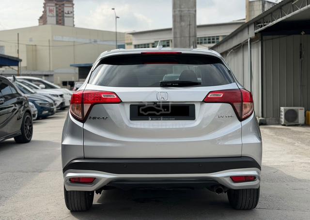 2015 Honda HR-V 1.8 E Push Start 16IN Rim Leather - 4