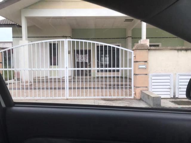 Batu Pahat, Min Garden, Bandar Putera Indah, Tongkang Pechah 1