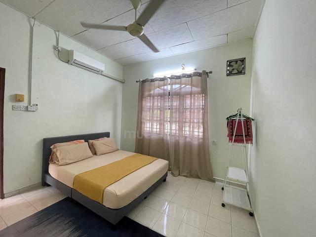 [Aircond] Bilik Sewa Muslimah @ Taiping, Perak 1