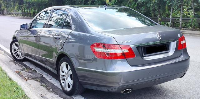 Mercedes Benz E300 V6 3.0(A)AVANTGARDE PREMIUM EDI - 2