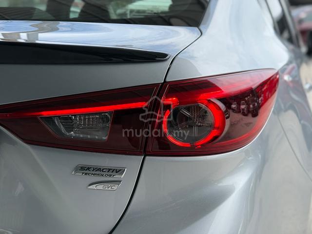 Mazda 3 2.0 HIGH PREMIUM 1 OWNER ORI ACCIDENT FREE - 4