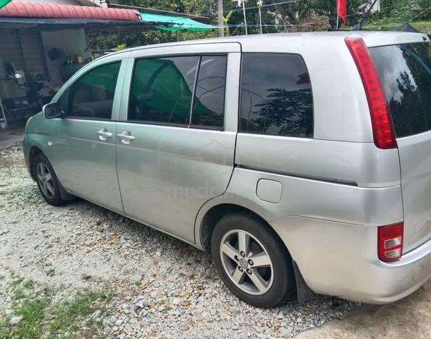 2009 Toyota ISIS 2.0 CVT DBA-ANM10W (A) - 2