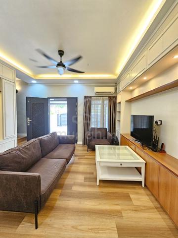 Fully Renovated & Fully Furnished 2.5 Storey House in Bukit Jelutong. 1