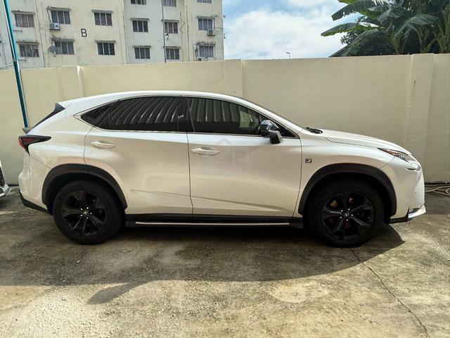 2017 Lexus NX200 2.0 T F-SPORT PANORAMIC/ P/BOOT - 4