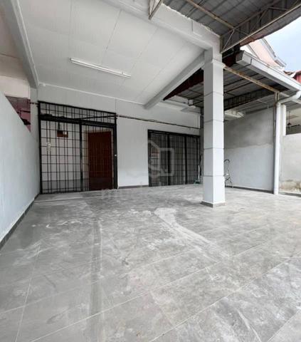 RENOVATED !! 18x65 4R3B Bandar Puteri Double Storey House Klang 1