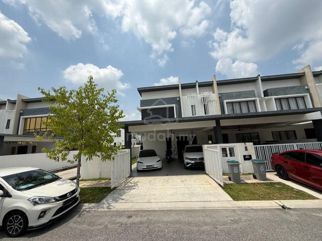 Renovated Endlot Hijayu 2 Double Storey House Sale Bandar Sendayan 1