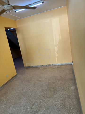 Bandar Baru Sg Buloh, Near Banks, MRT St., Schools, SB Mall, Tenanted. 1