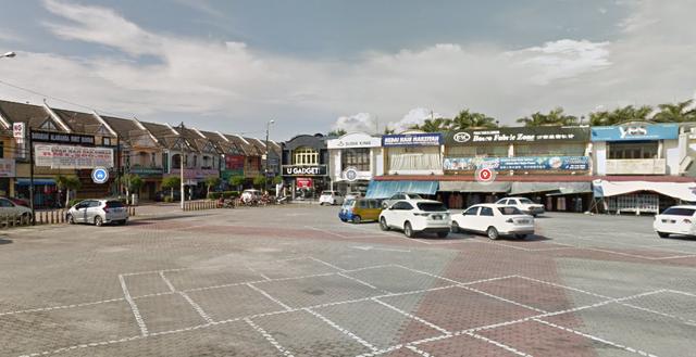 Bandar Baru Parit Buntar corner shopfor rent facing big space carpark 1