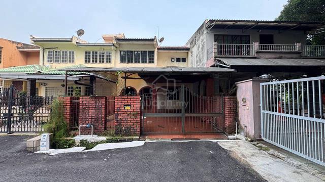 Teres 2.5 Tingkat, Seksyen 11 Shah Alam. Facing Open. Nearby Amenities 1
