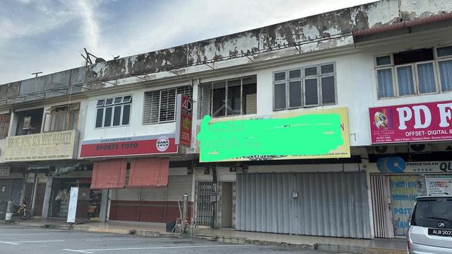 2.5 storey shoplot for sale 1