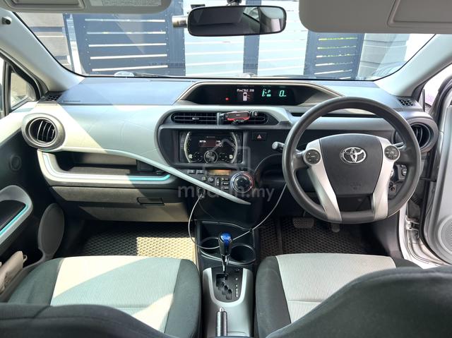 2012 Toyota PRIUS C 1.5 (HYBRID) NHP10R (A) - 5
