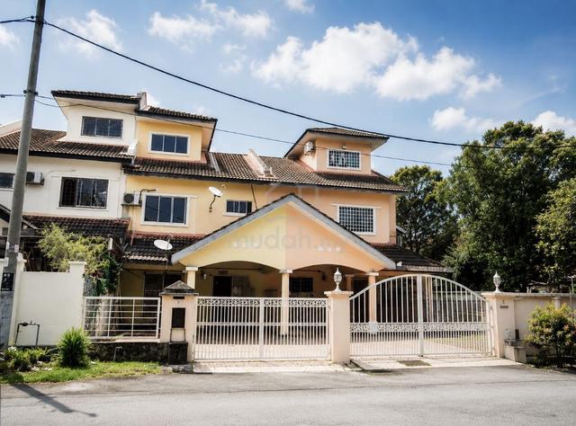Rumah Teres 2.5 Tingkat, Desa Karunmas, Balakong, Seri Kembangan 1
